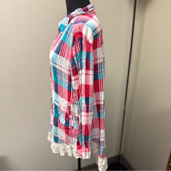 Umgee USA Colorful Plaid Button-Up Shirt with Lace Hem. Size Large - Picture 2 of 7